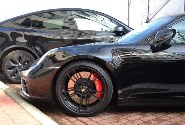 Porsche 992 Carrera 4 GTS