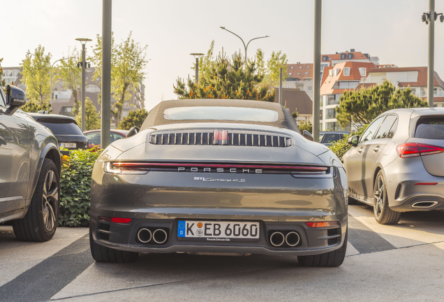 Porsche 992 Carrera 4S Cabriolet