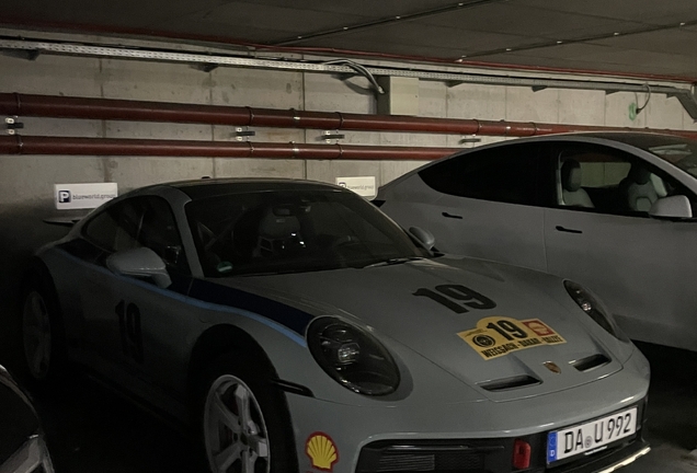 Porsche 992 Dakar