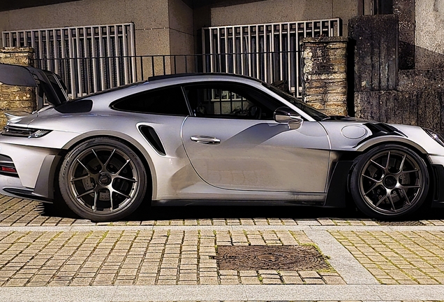 Porsche 992 GT3 RS Weissach Package