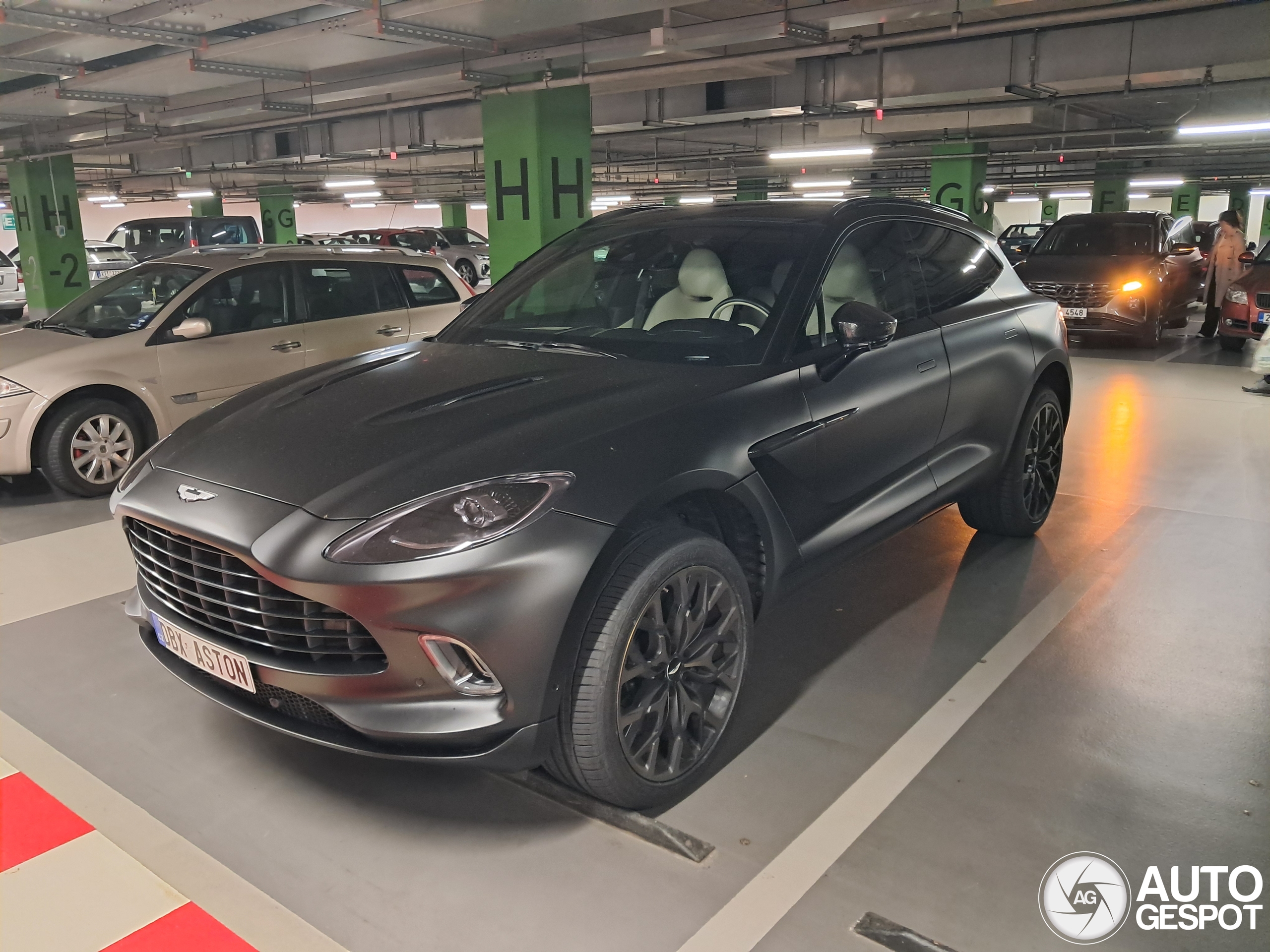 Aston Martin DBX