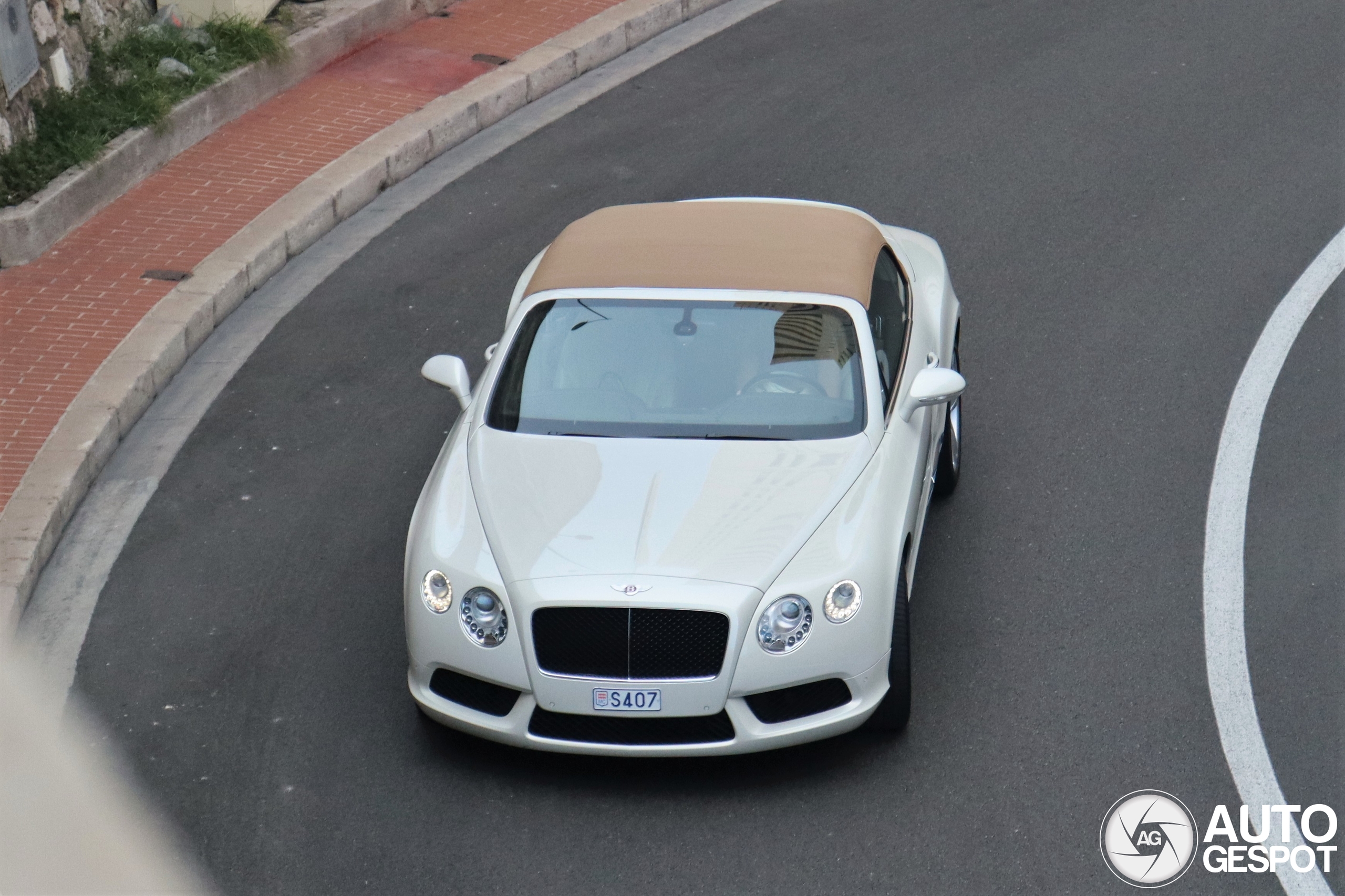 Bentley Continental GTC V8