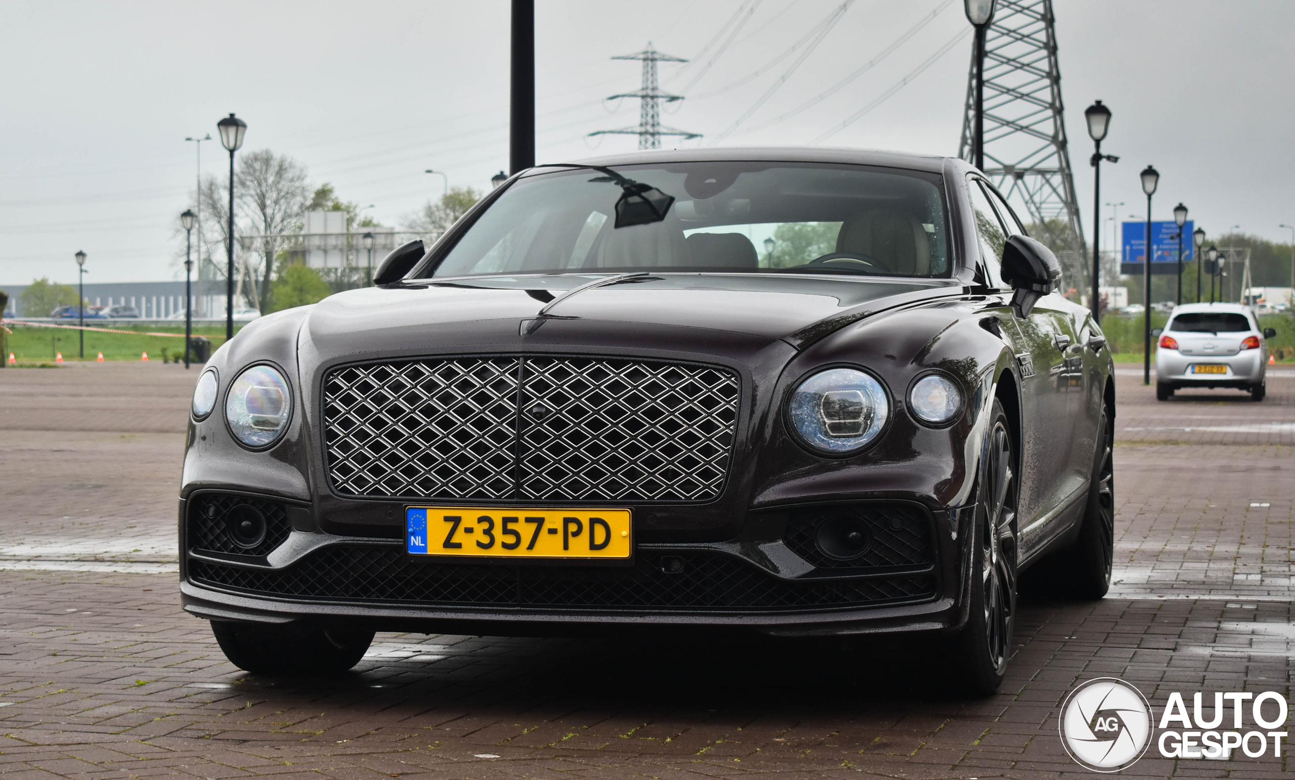 Bentley Flying Spur Hybrid Mulliner
