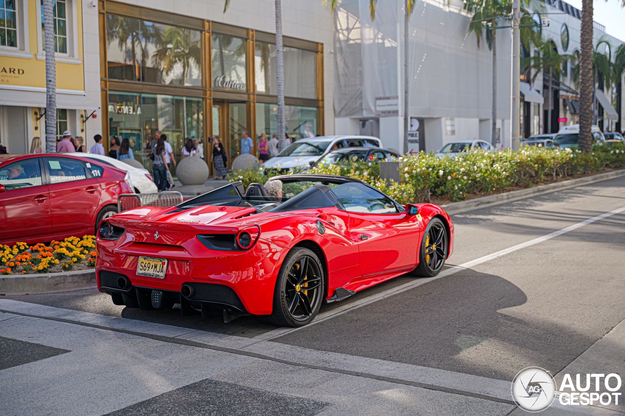 ストリート　STREET 148〜305まで Ferrari 488 Spider - 24 April 2025 - Autogespot