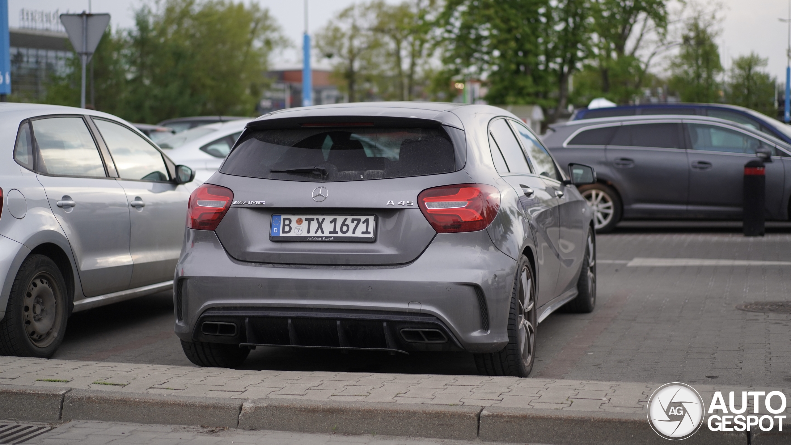 Mercedes-AMG A 45 W176 2015