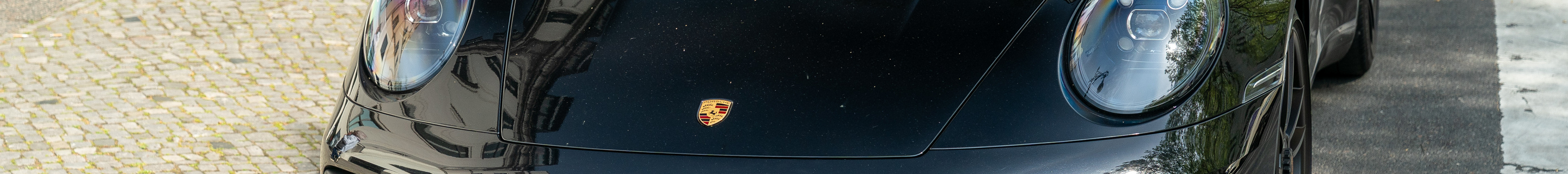 Porsche 992 Carrera 4 GTS Cabriolet