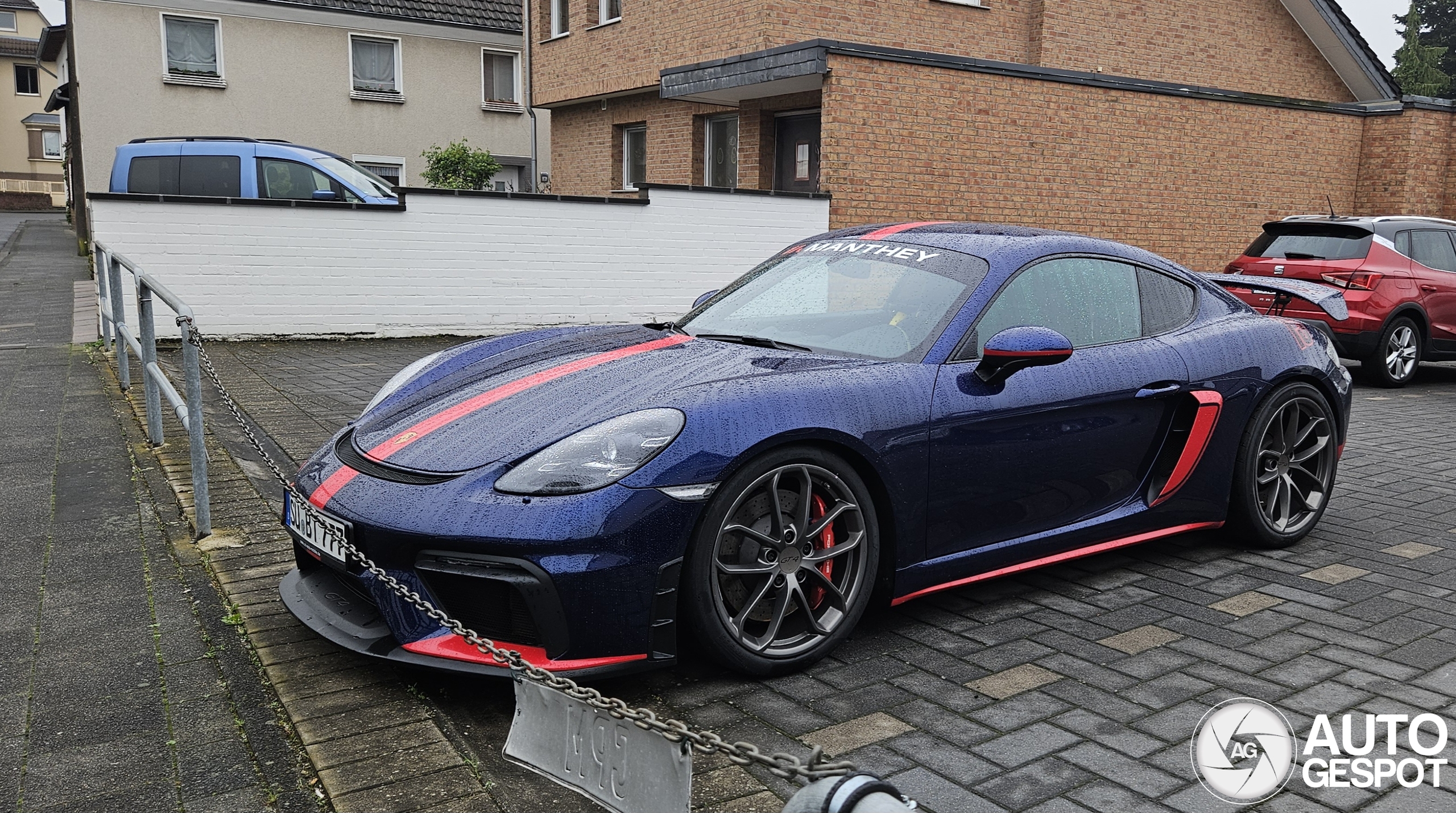Porsche 718 Cayman GT4