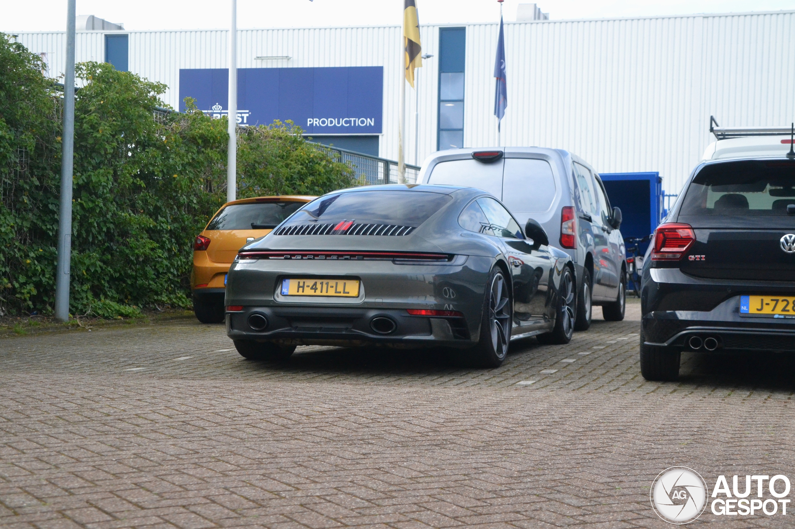 Porsche 992 Carrera 4S