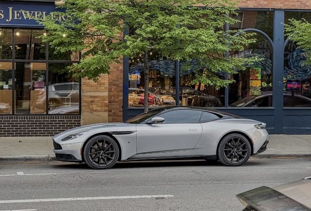 Aston Martin DB11