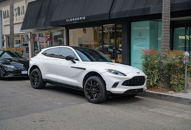 Aston Martin DBX