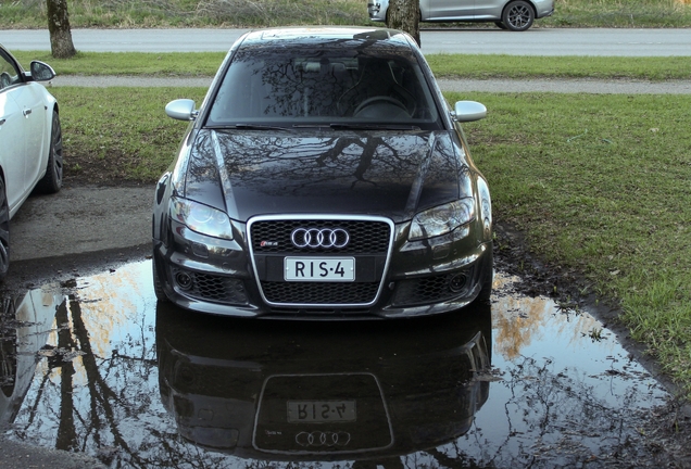 Audi RS4 Sedan