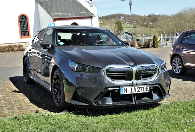BMW M5 G90