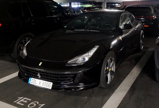 Ferrari GTC4Lusso