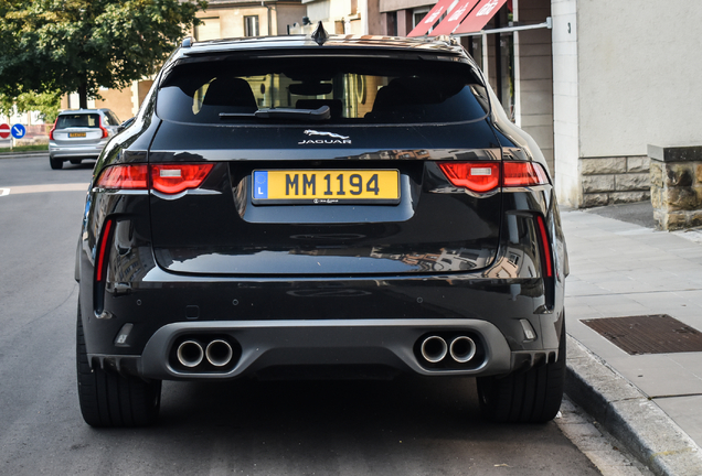 Jaguar F-PACE SVR