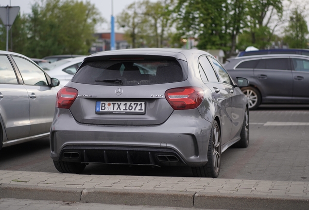 Mercedes-AMG A 45 W176 2015
