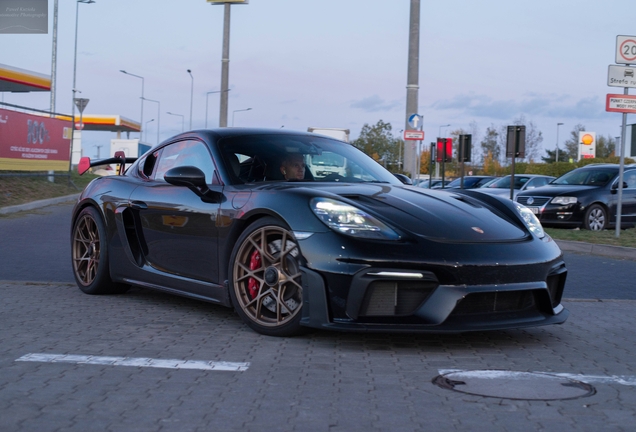 Porsche 718 Cayman GT4 RS