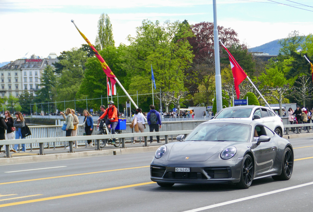Porsche 992 Carrera 4 GTS
