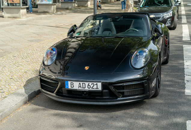 Porsche 992 Carrera 4 GTS Cabriolet
