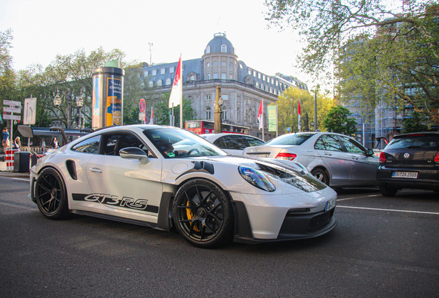 Porsche 992 GT3 RS Weissach Package