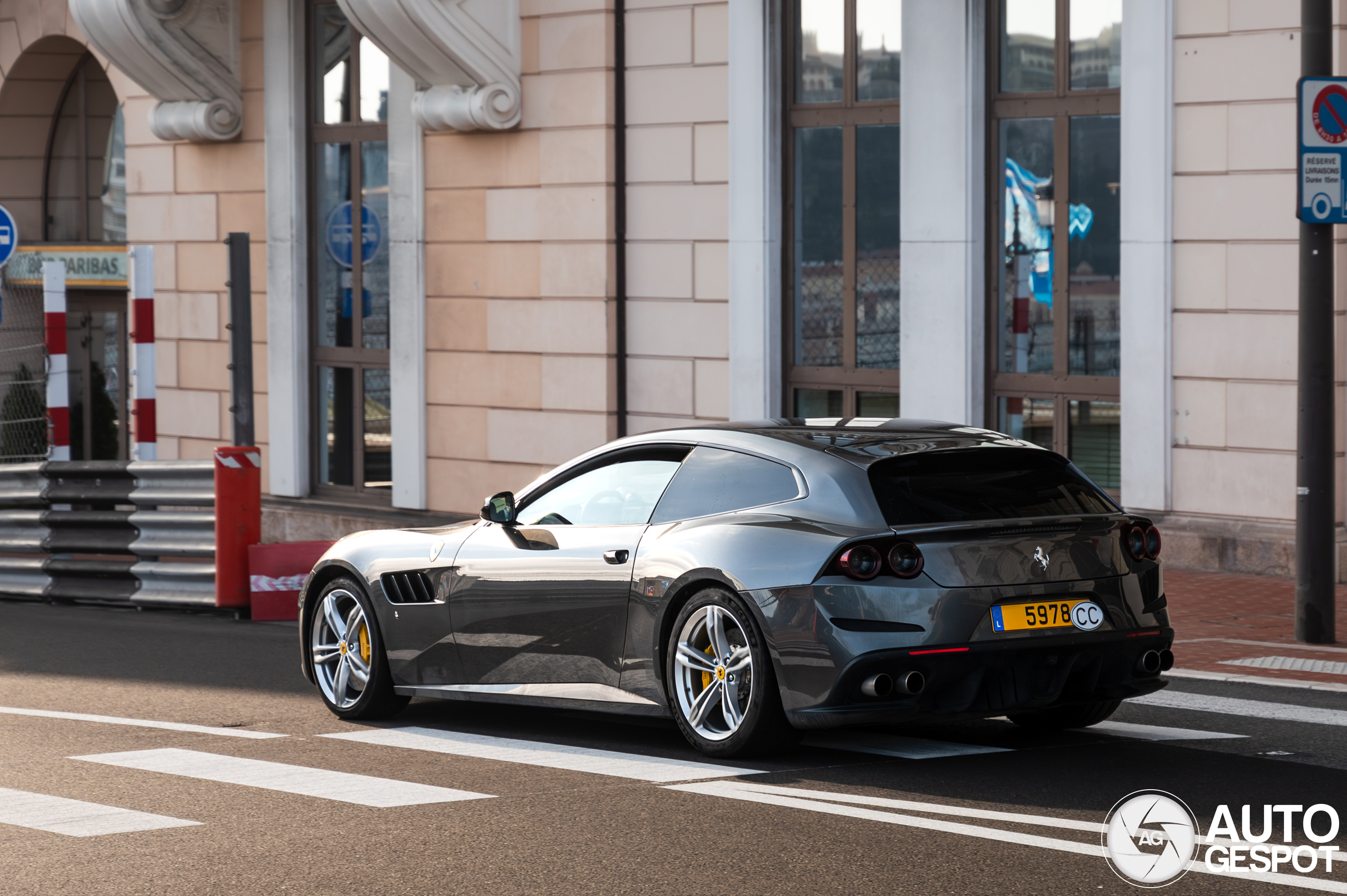 Ferrari GTC4Lusso T