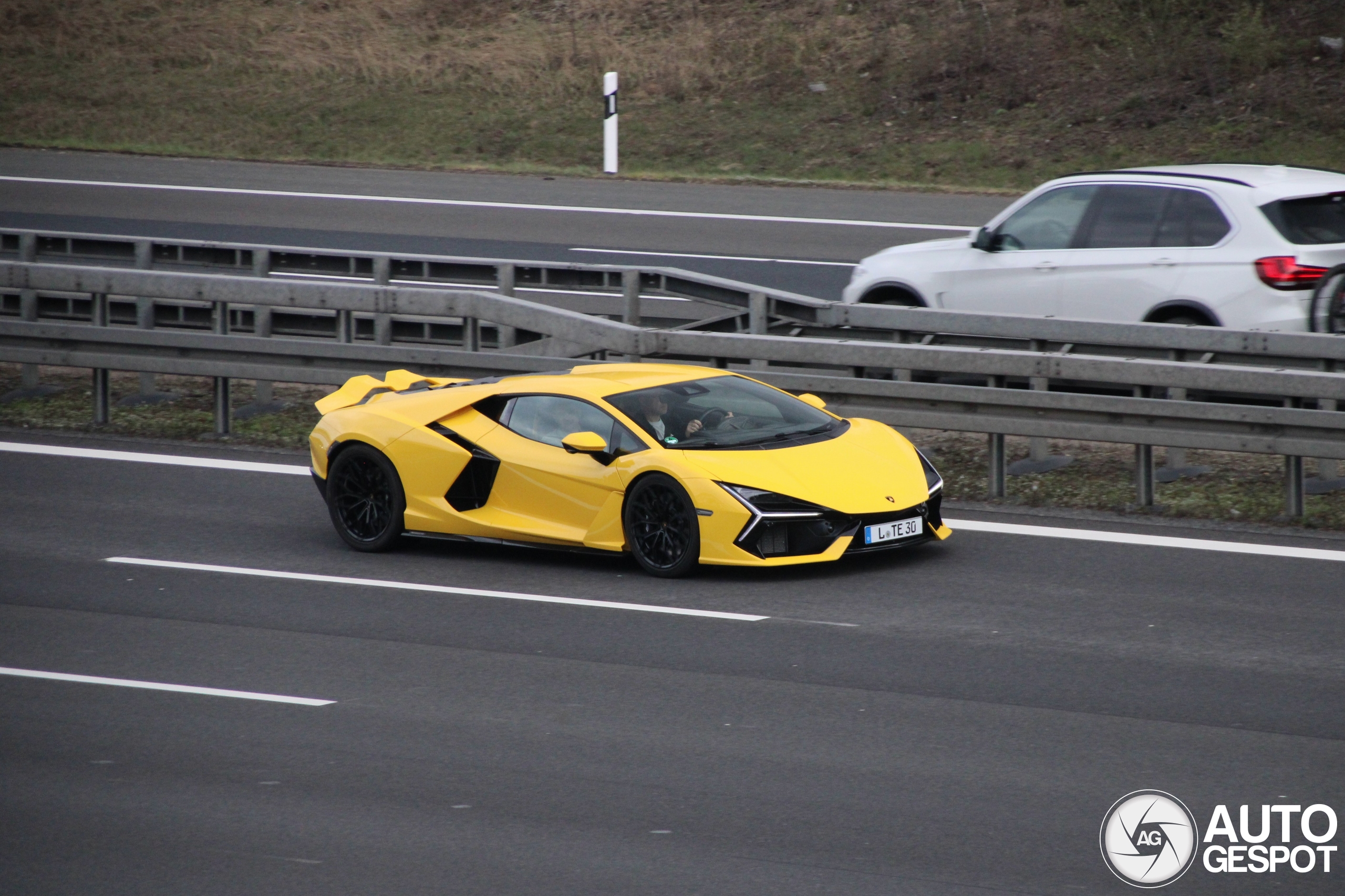 Lamborghini Revuelto