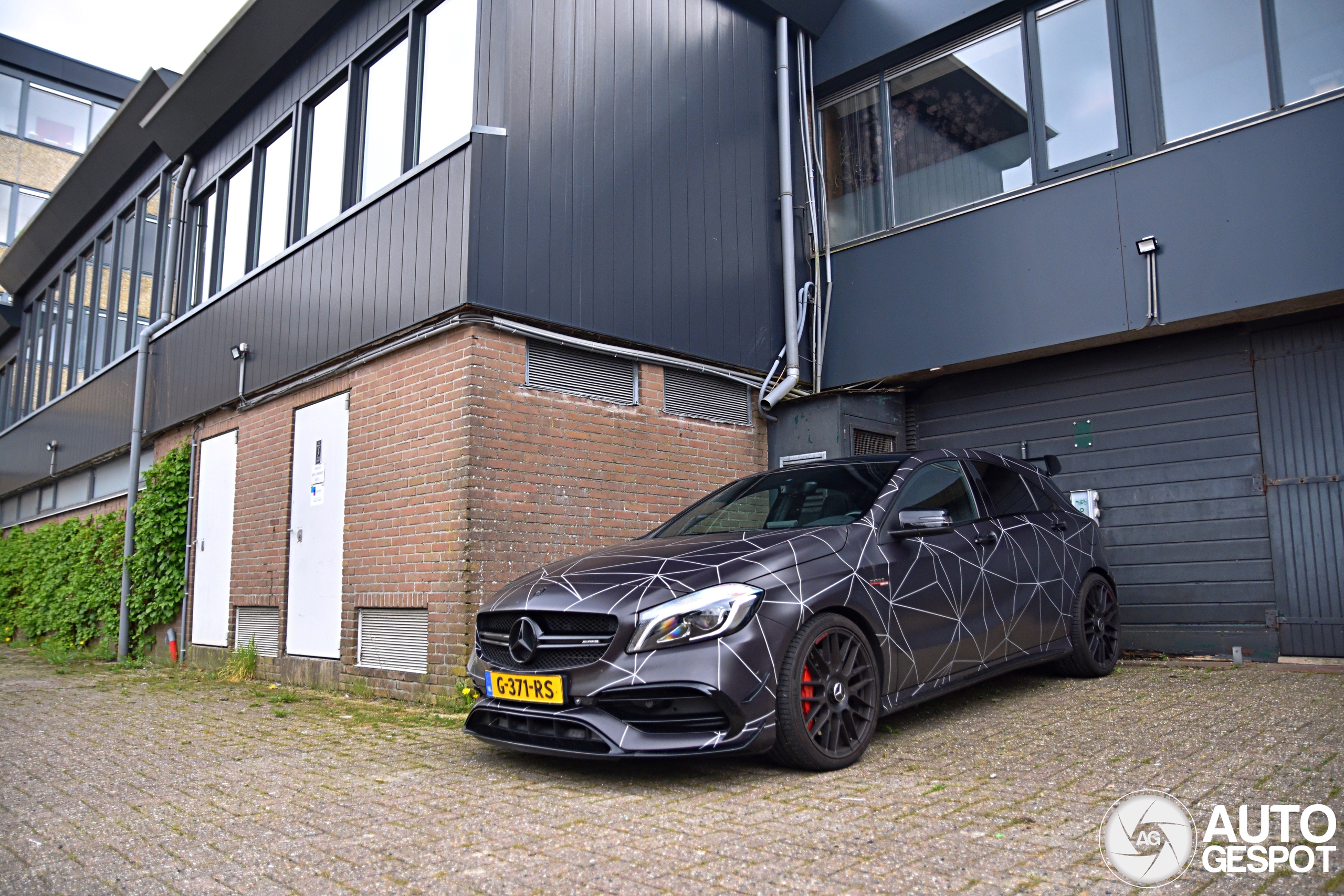 Mercedes-AMG A 45 W176 2015