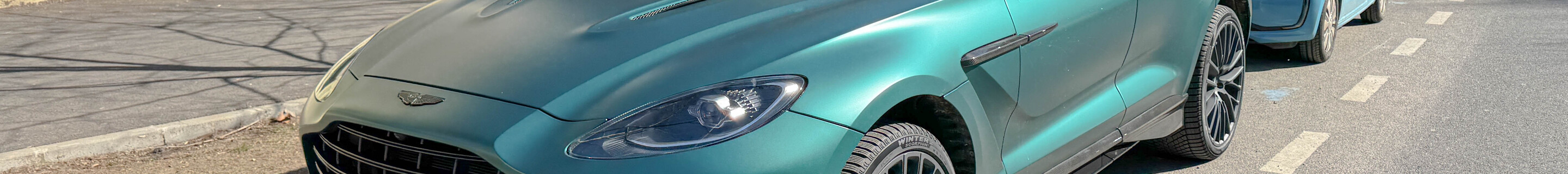 Aston Martin DBX707