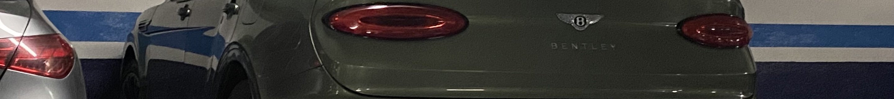 Bentley Bentayga Hybrid 2021