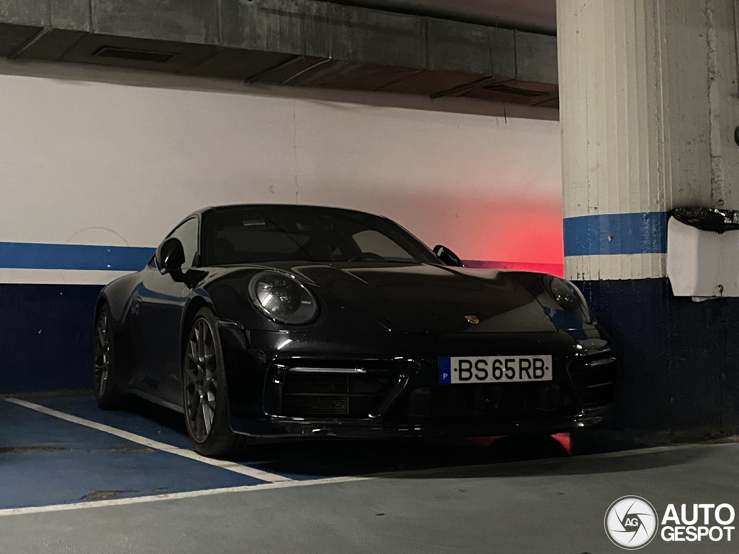 Porsche 992 Carrera 4S