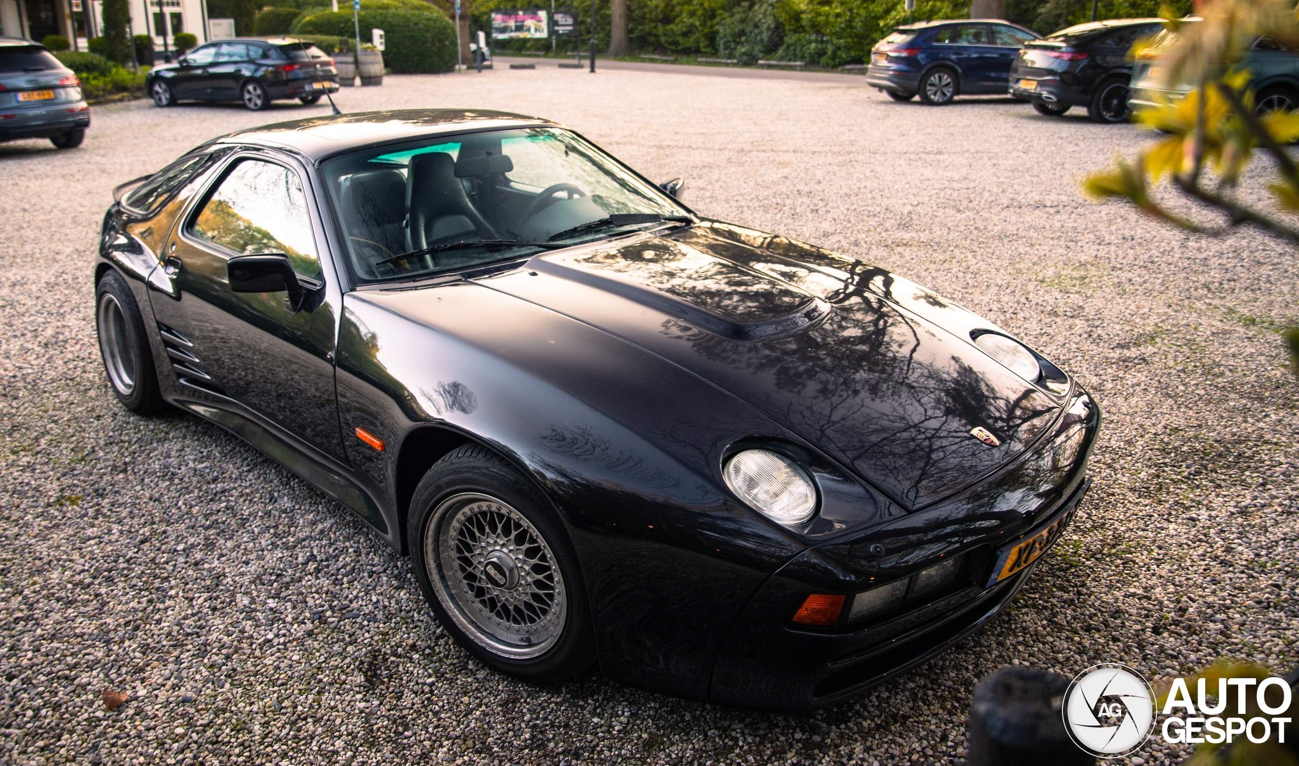Porsche Strosek Ultra 928 Version III in Bosch en Duin
