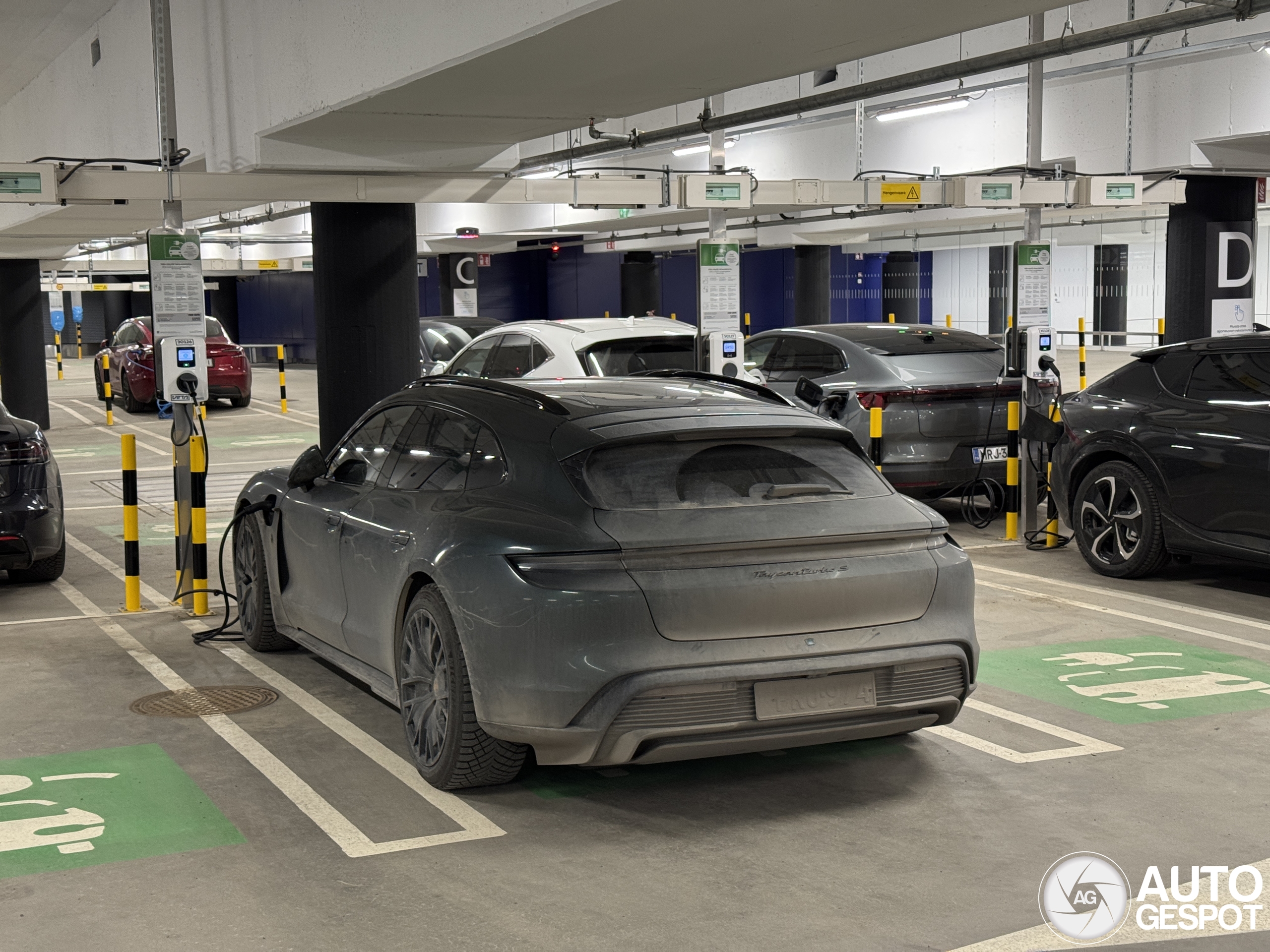 Porsche Taycan Turbo S Sport Turismo