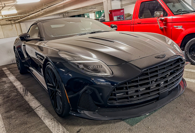 Aston Martin DB12 Volante