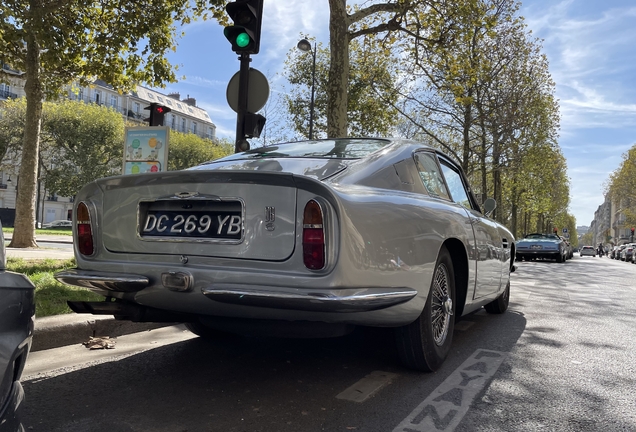 Aston Martin DB6 MKI