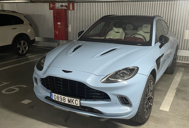 Aston Martin DBX