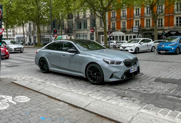 BMW M5 G90
