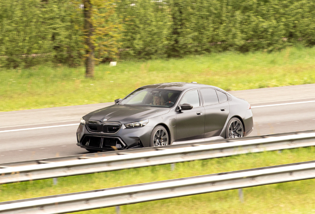 BMW M5 G90