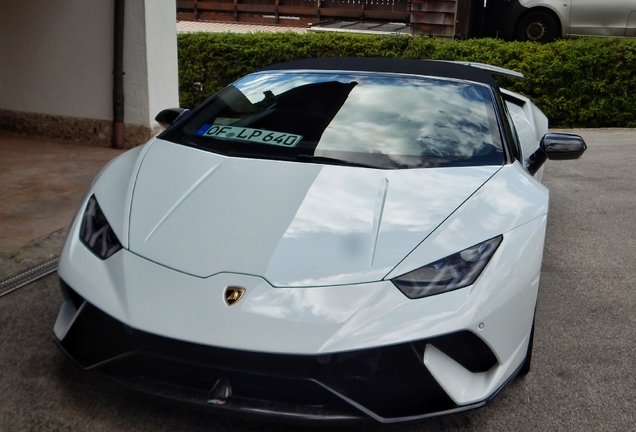 Lamborghini Huracán LP640-4 Performante Spyder