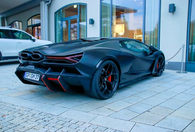 Lamborghini Revuelto