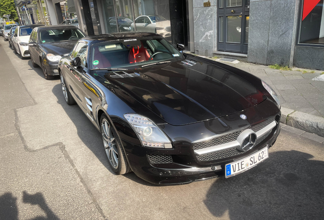 Mercedes-Benz SLS AMG