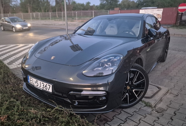 Porsche 971 Panamera Turbo S E-Hybrid