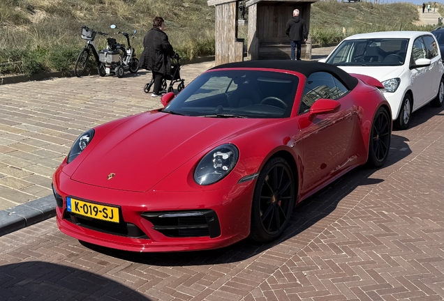 Porsche 992 Carrera 4S Cabriolet