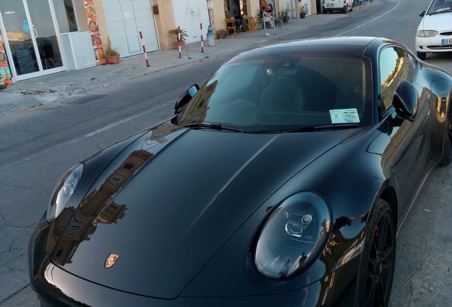 Porsche 992 Carrera GTS