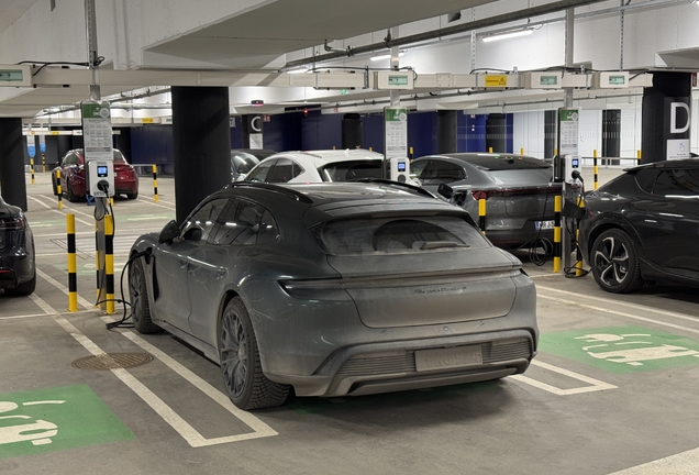 Porsche Taycan Turbo S Sport Turismo