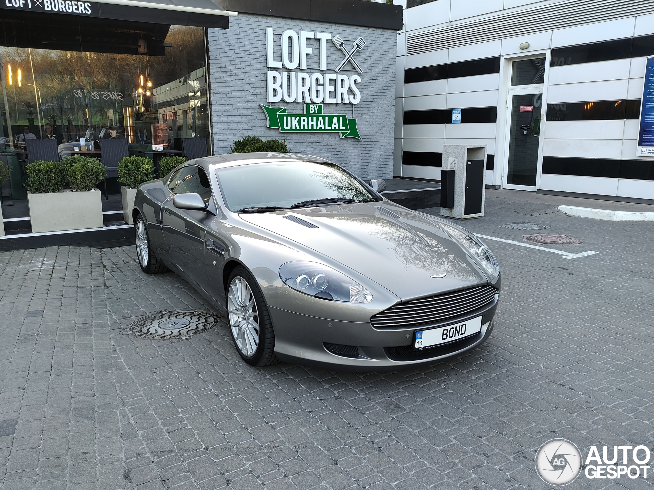 Aston Martin DB9