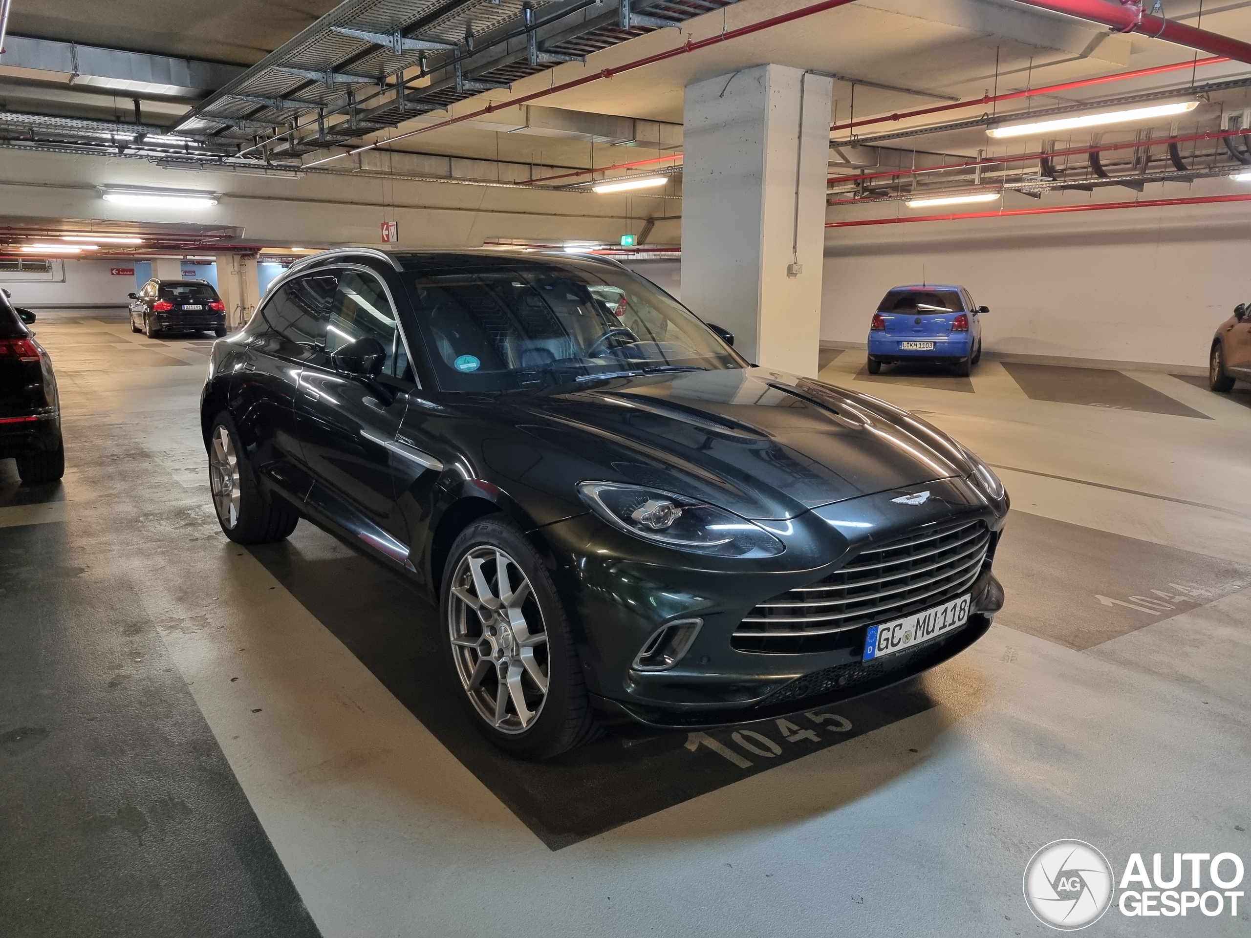 Aston Martin DBX