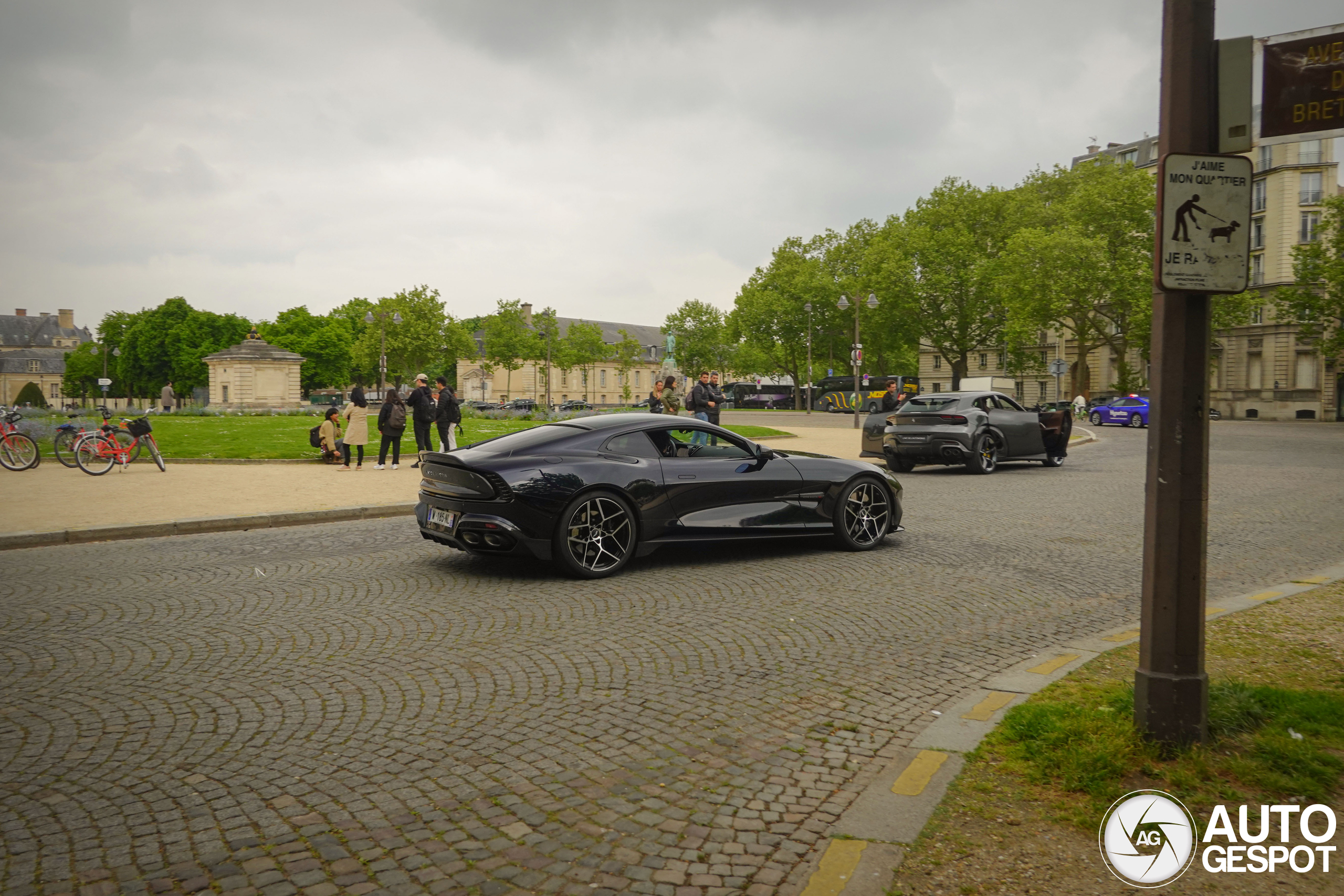 Aston Martin Vanquish 2025