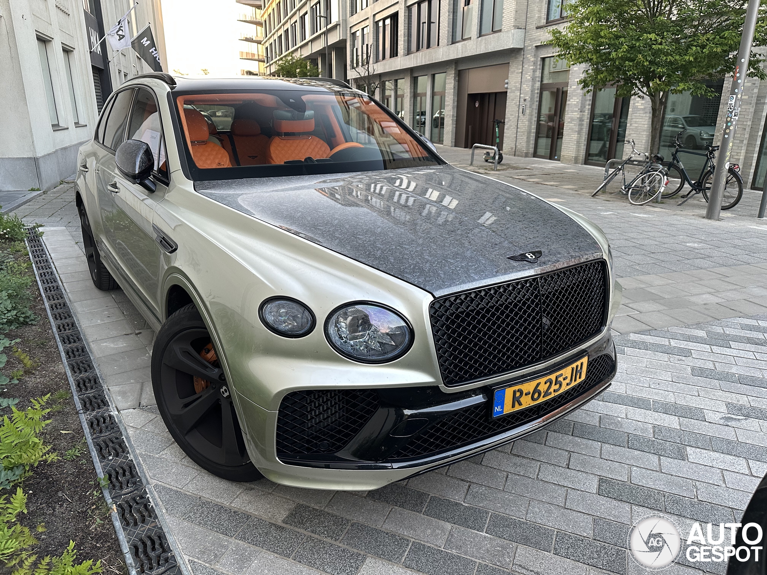 Bentley Bentayga Hybrid 2021