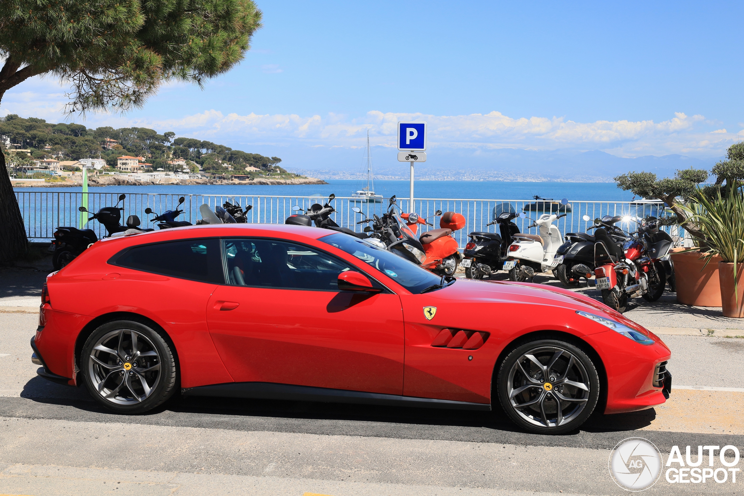 Ferrari GTC4Lusso T - 26 April 2025 - Autogespot