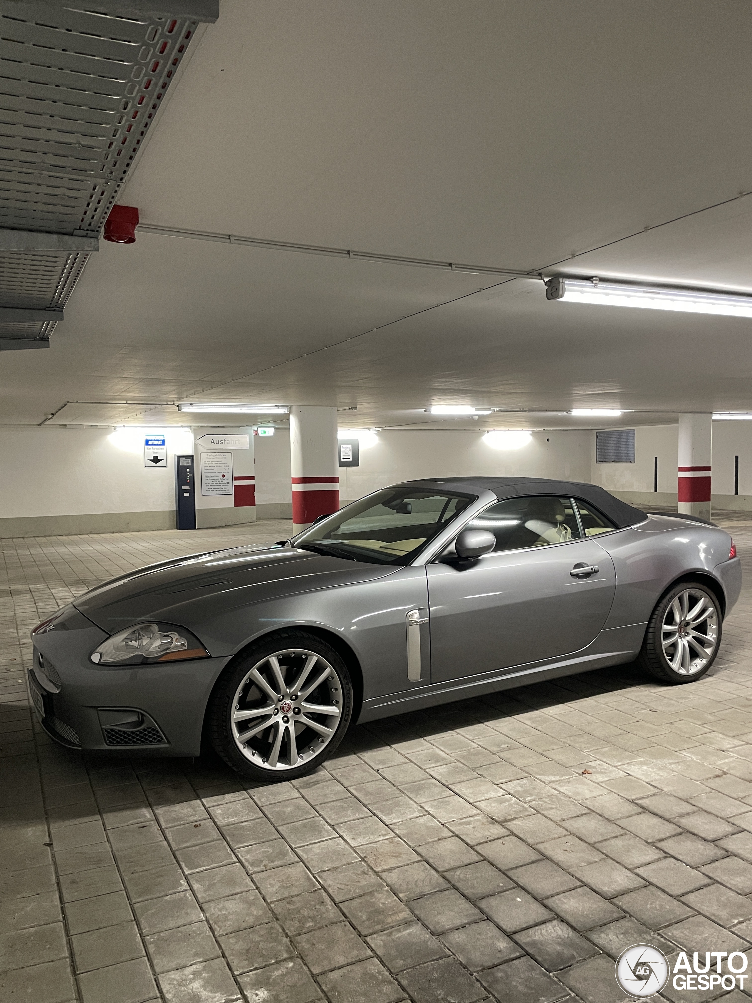 Jaguar XKR Convertible 2006