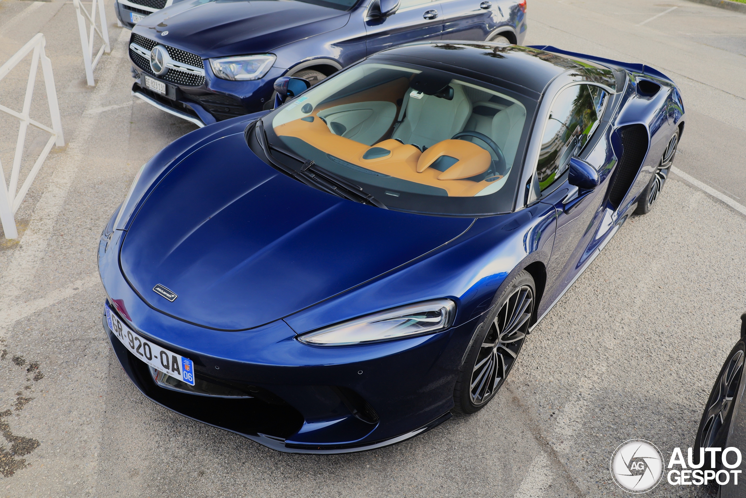 McLaren GT
